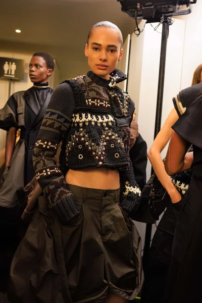 Look 3